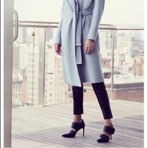 Vince Women’s Black Capri stiletto w/ box & bag